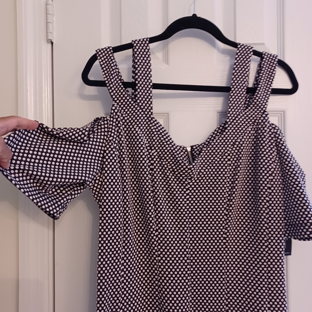 Lane Bryant cold shoulder dress - Picture 3 of 4